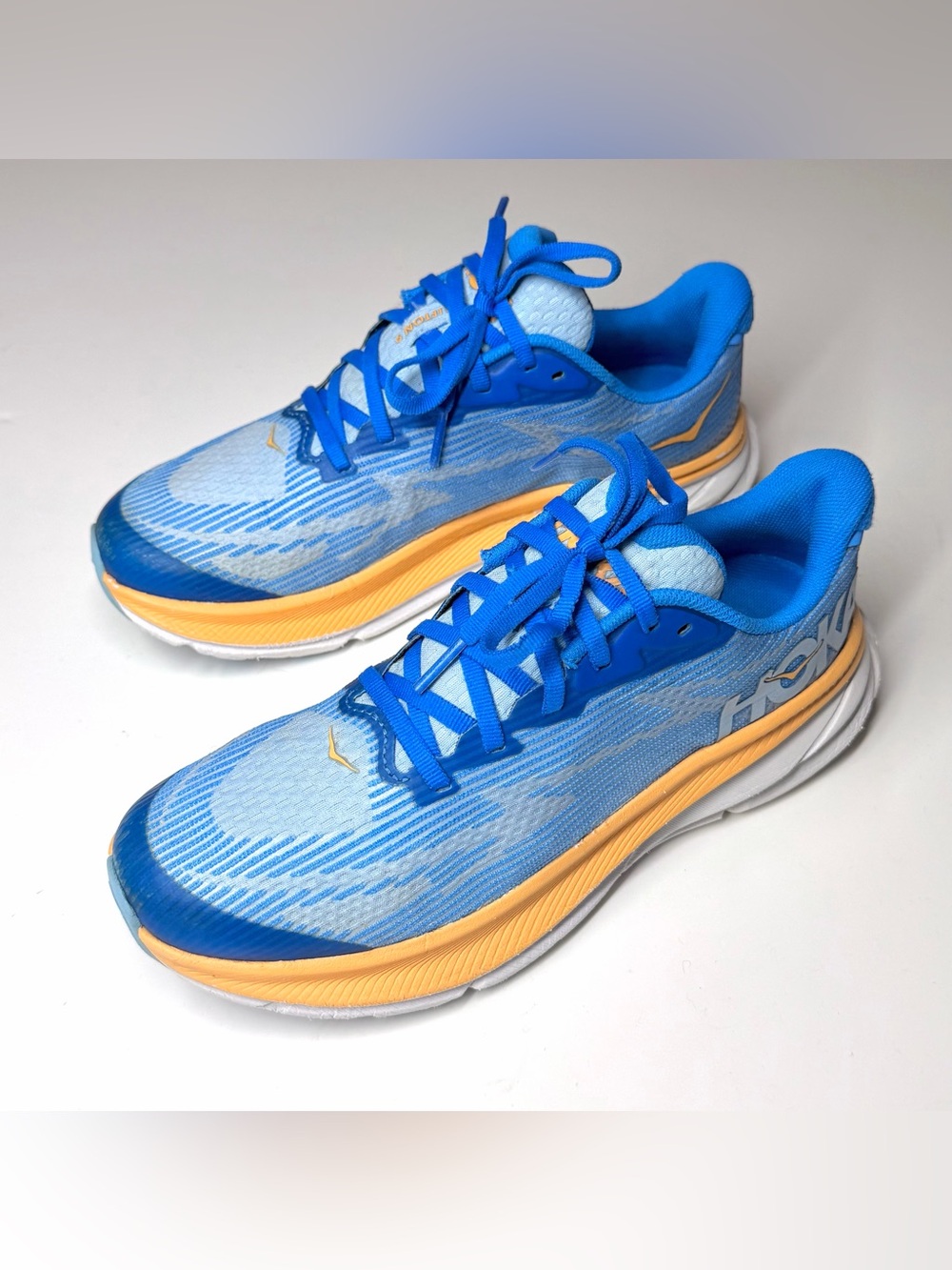 HOKA Youth Clifton 9 road-running sneakers Size- 5.5